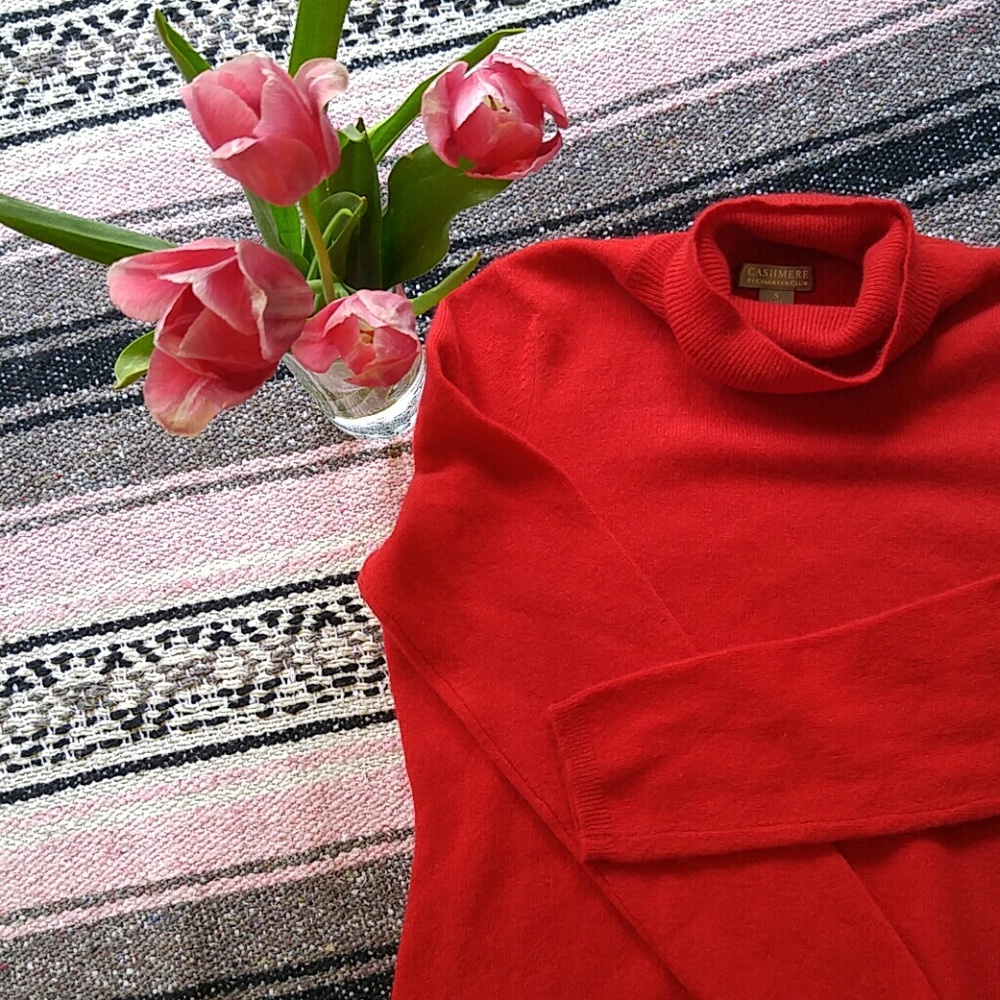 100% cashmere NWOT!